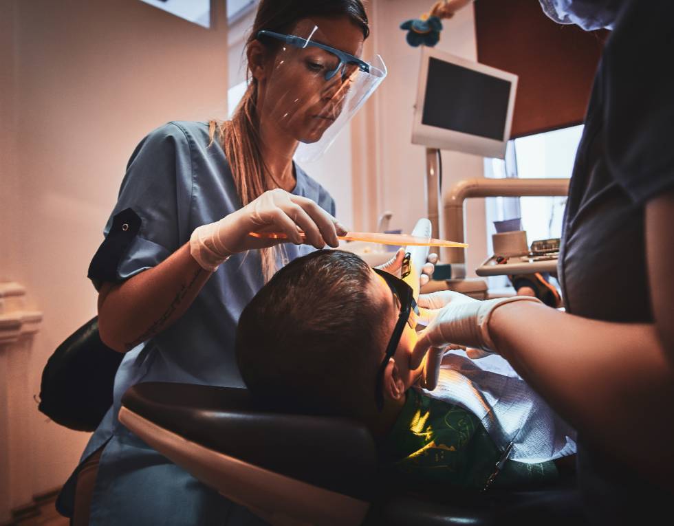 Qué esperar después de un tratamiento estético dental.