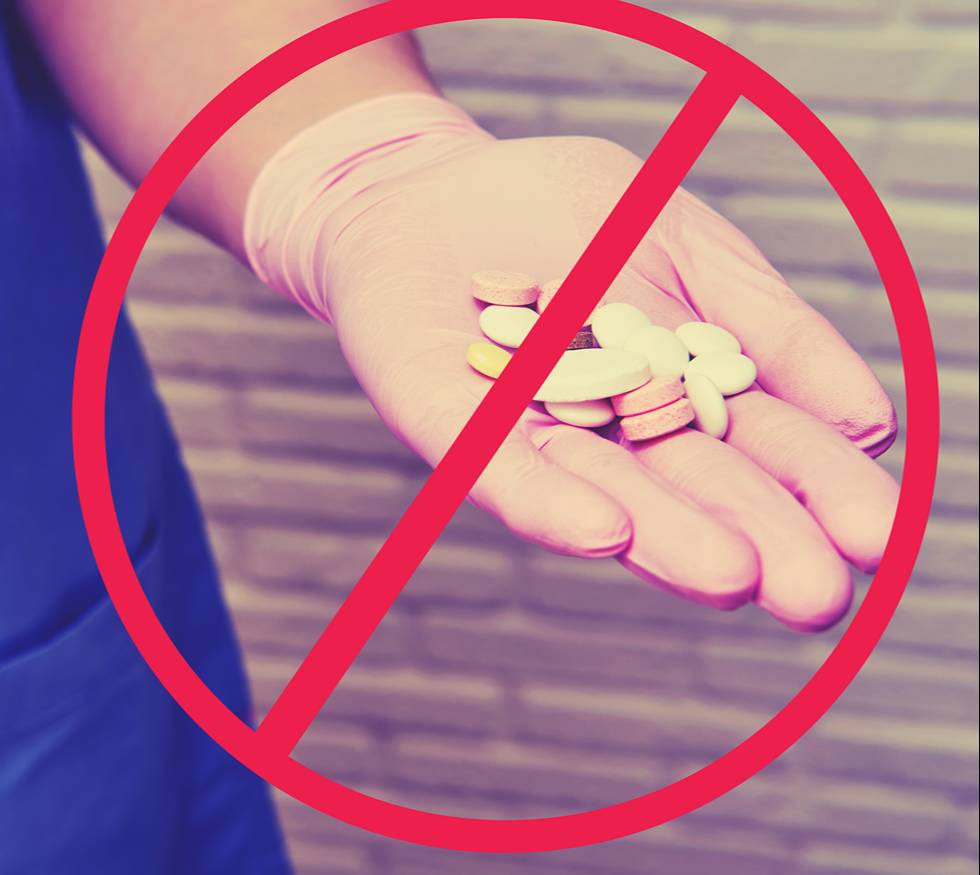 ¿Por qué es importante no automedicarse ante un dolor dental?